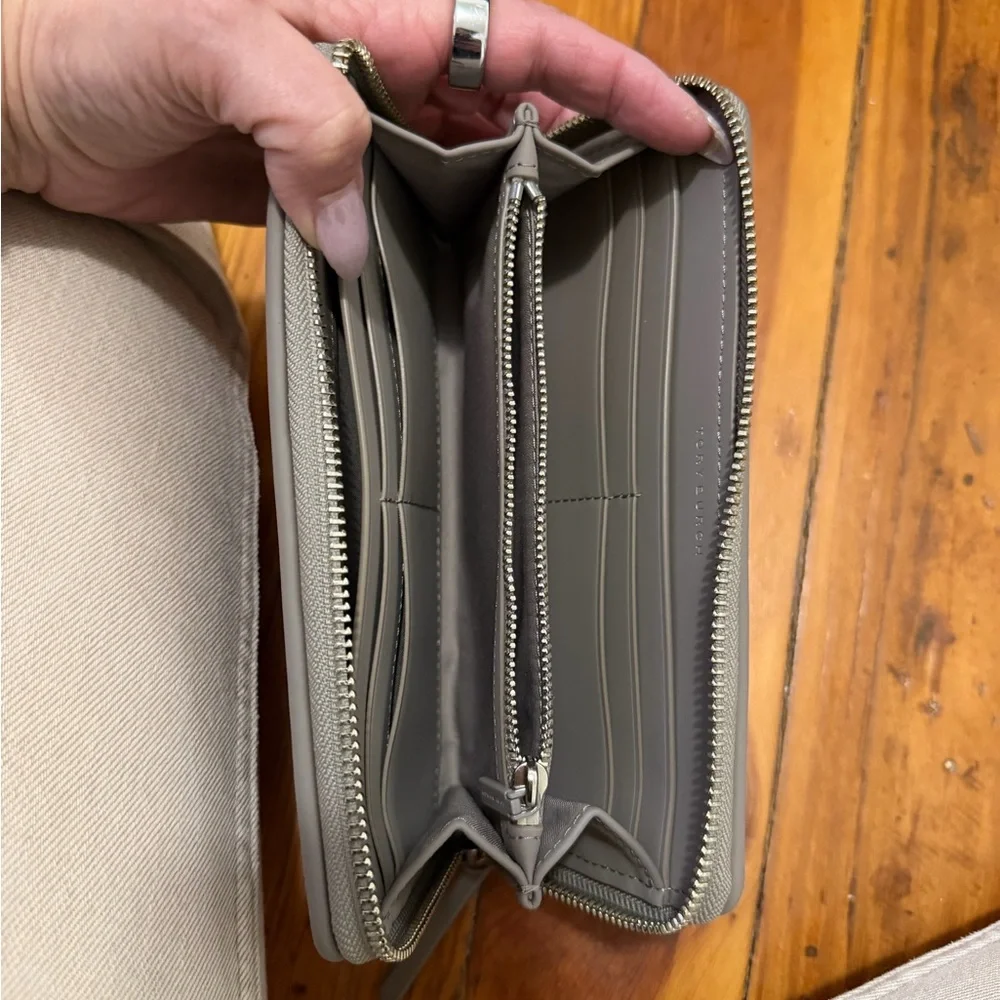 Tory Burch  Gray Quilted Women's Clutch - Picture 3 of 5